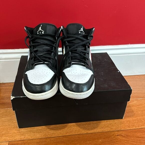 Nike Air Jordan 1 Mid Retro Basketball Multi Color Swoosh 554725-052 6.5Y/8W - Picture 3 of 9